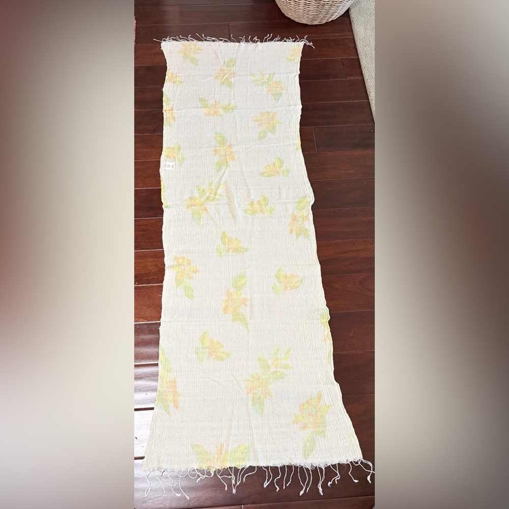 NWOT Savannah Morrow The Label Floral Crinkle Scarf / Sarong in Andria Print. - Picture 2 of 8